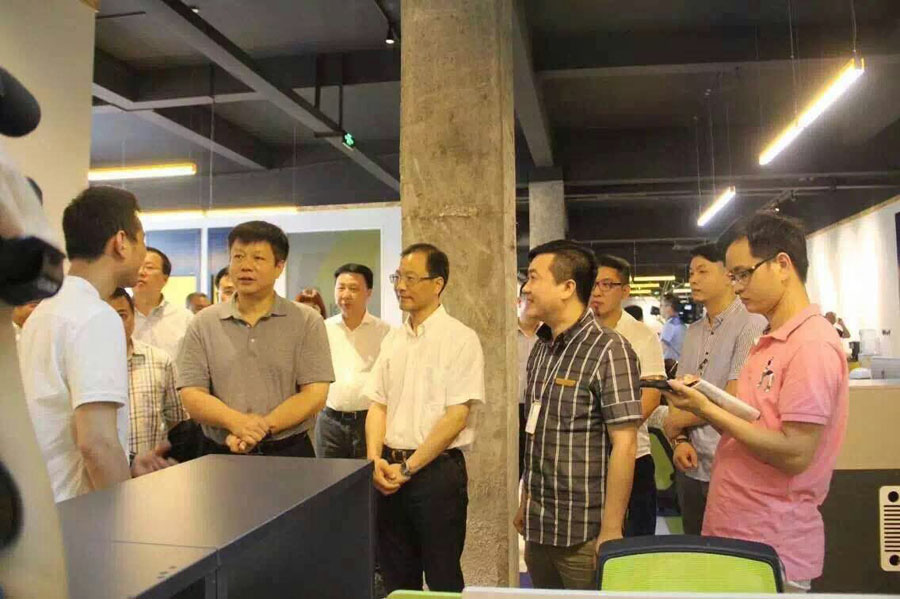 温州市市长、瑞安市市长莅临台湾声皇温州办事处参观指导